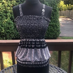 Black and White Top 👕